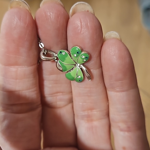 SOLVAR  4 leaf green clover shamrock St. Patrick's Day March 17th necklace - Picture 7 of 7